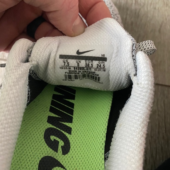 Nike running shoes - Picture 2 of 3